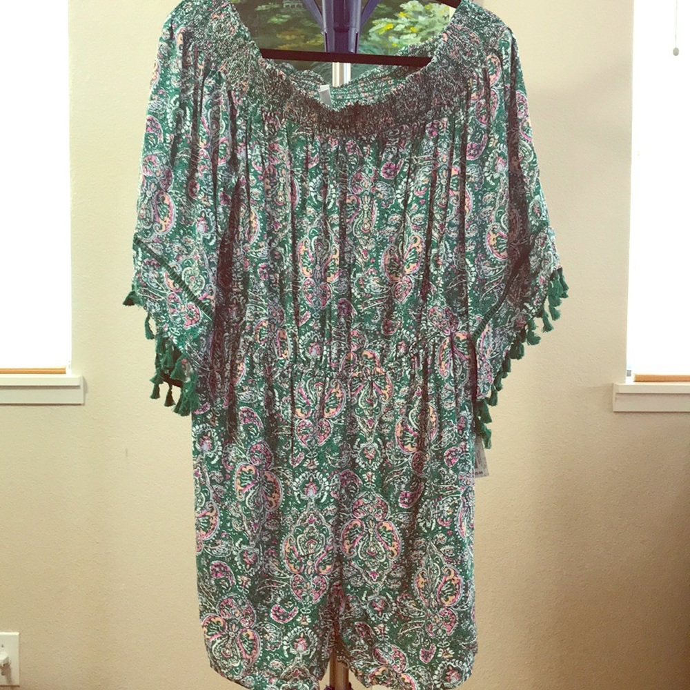 NWT Xhiliration green w/paisley print romper